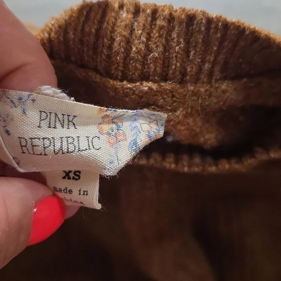 Pink Republic Warm Brown Sweater - Picture 2 of 3